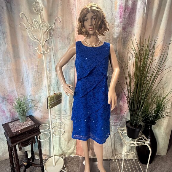 Ronni Nicole Dresses & Skirts - 📌Ronni Nicole Lace Unique Layered Evening Dress Perfect For Any Formal Occasion